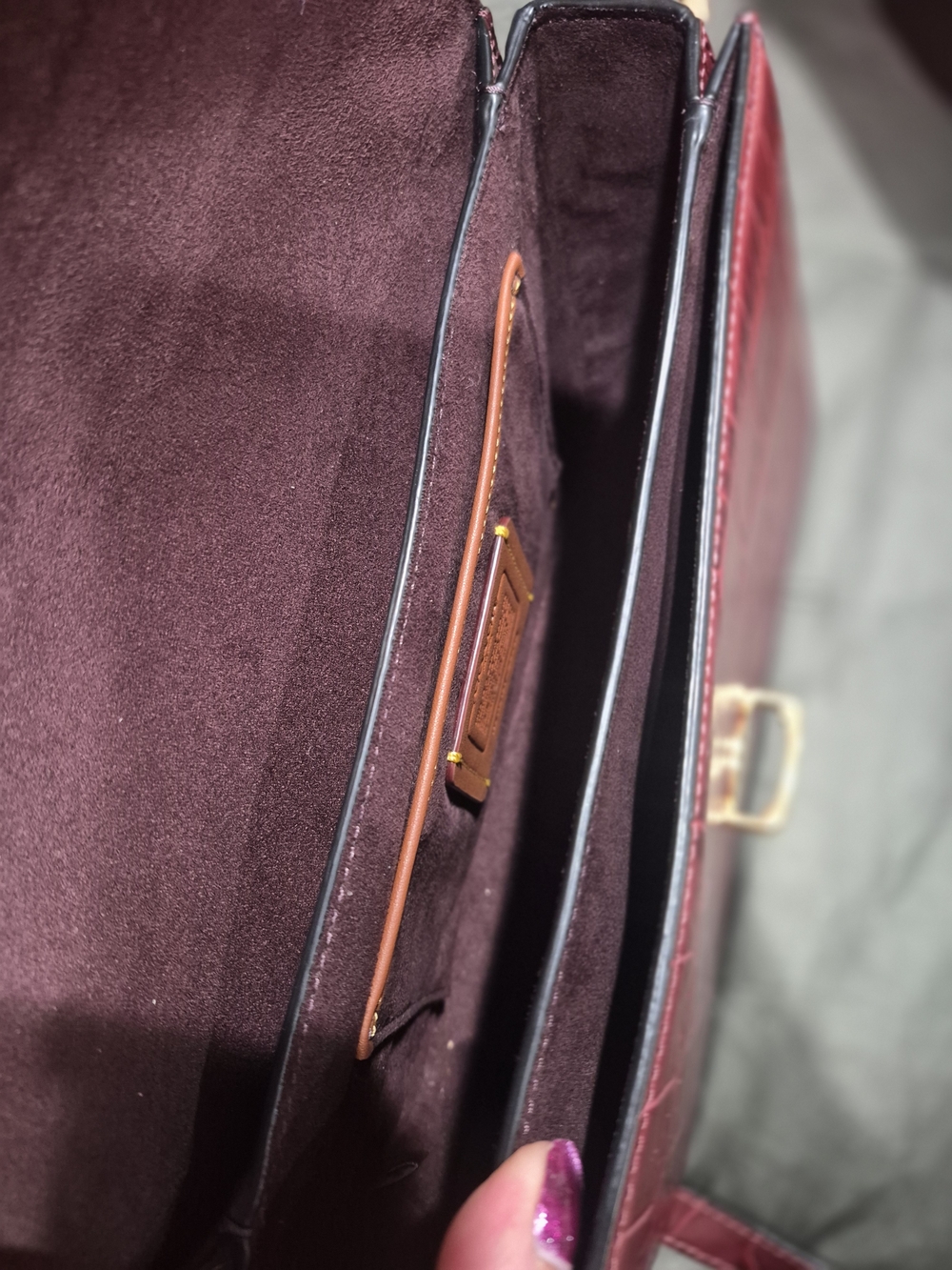 Coach Wine Croc-Embossed Leather Crossbody with Gold Hardware - Picture 3 of 6